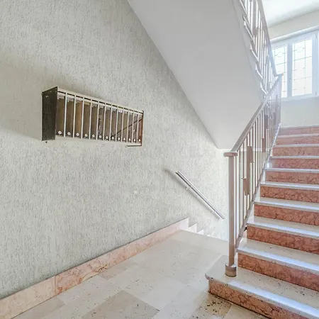 Guesthost - Bright And Comfortable Lingotto