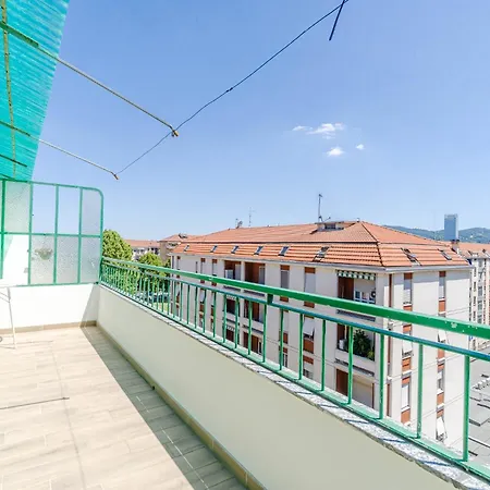 Guesthost - Bright And Comfortable Lingotto