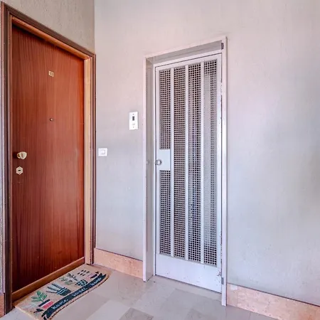 Apartamento Guesthost - Bright And Comfortable Lingotto